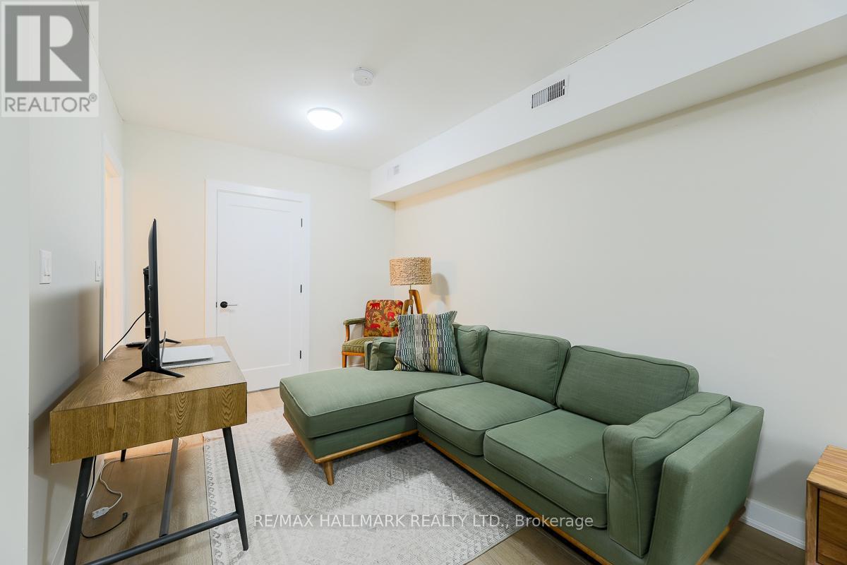 303 - 628 Danforth Avenue, Toronto, ON - Indoor
