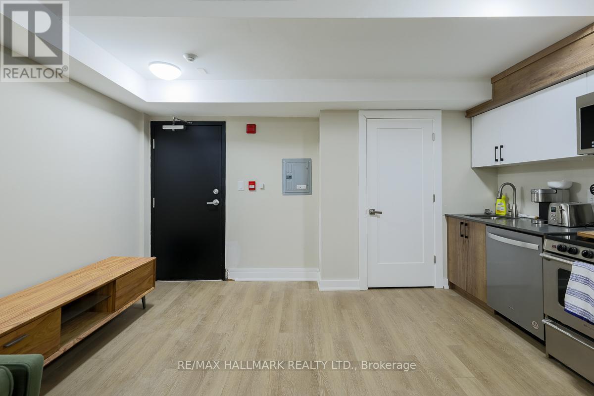 303 - 628 Danforth Avenue, Toronto, ON - Indoor