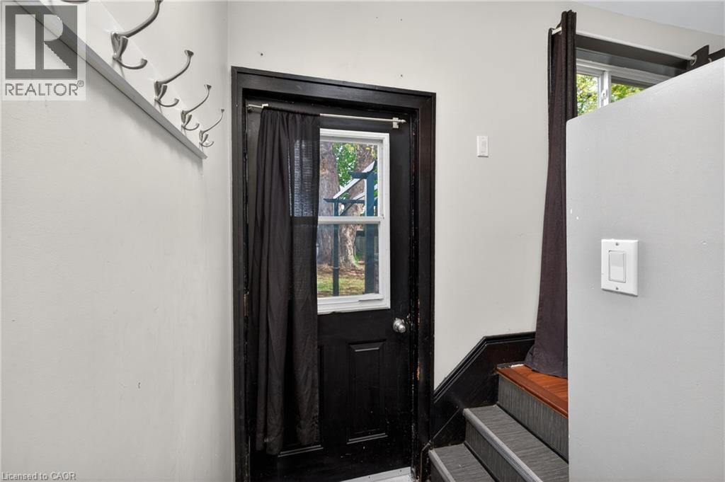 147 Strachan Street E, Hamilton, ON - Indoor Photo Showing Other Room