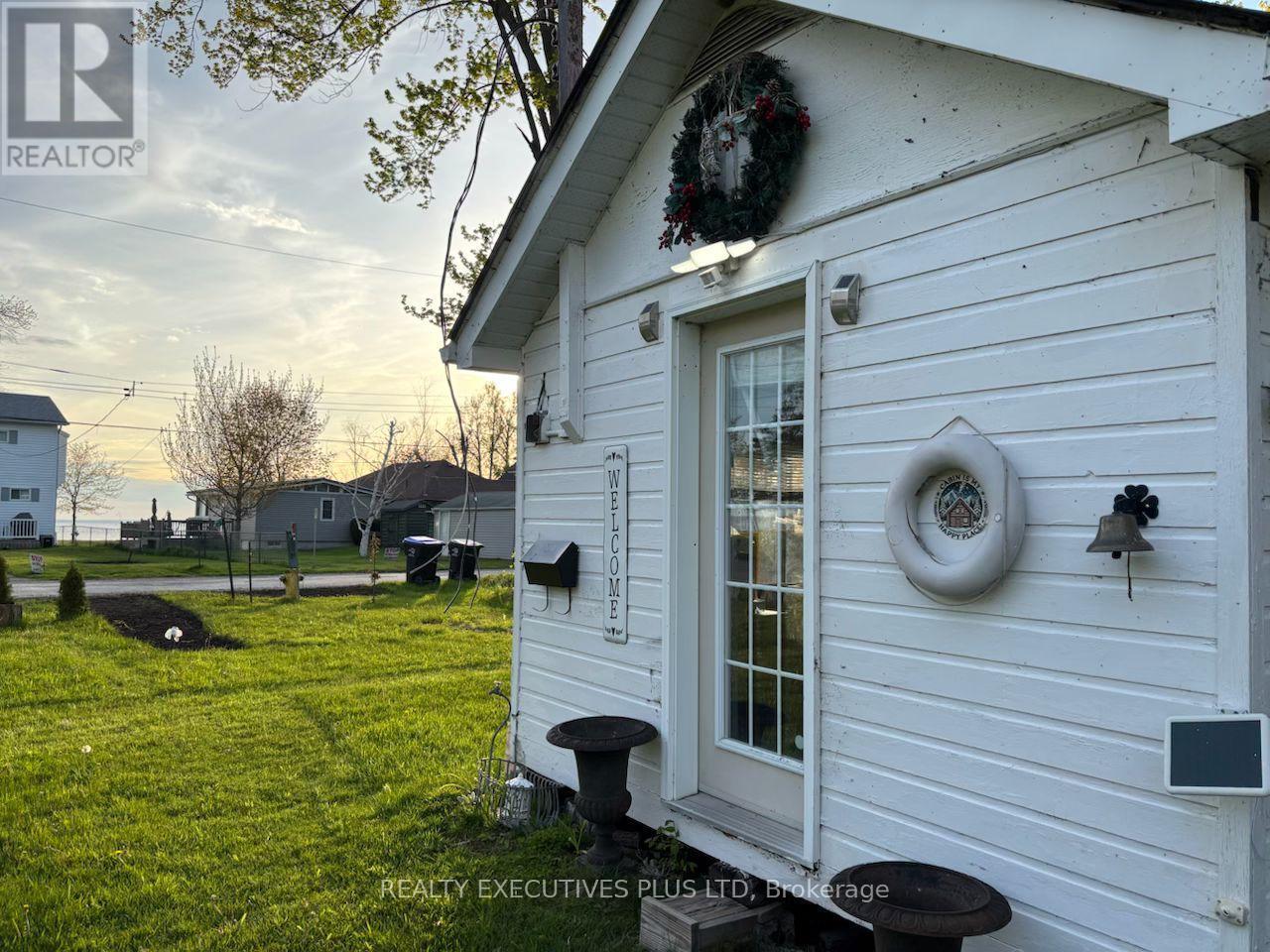 2757 Lone Birch Trail, Ramara, ON - Outdoor With Exterior