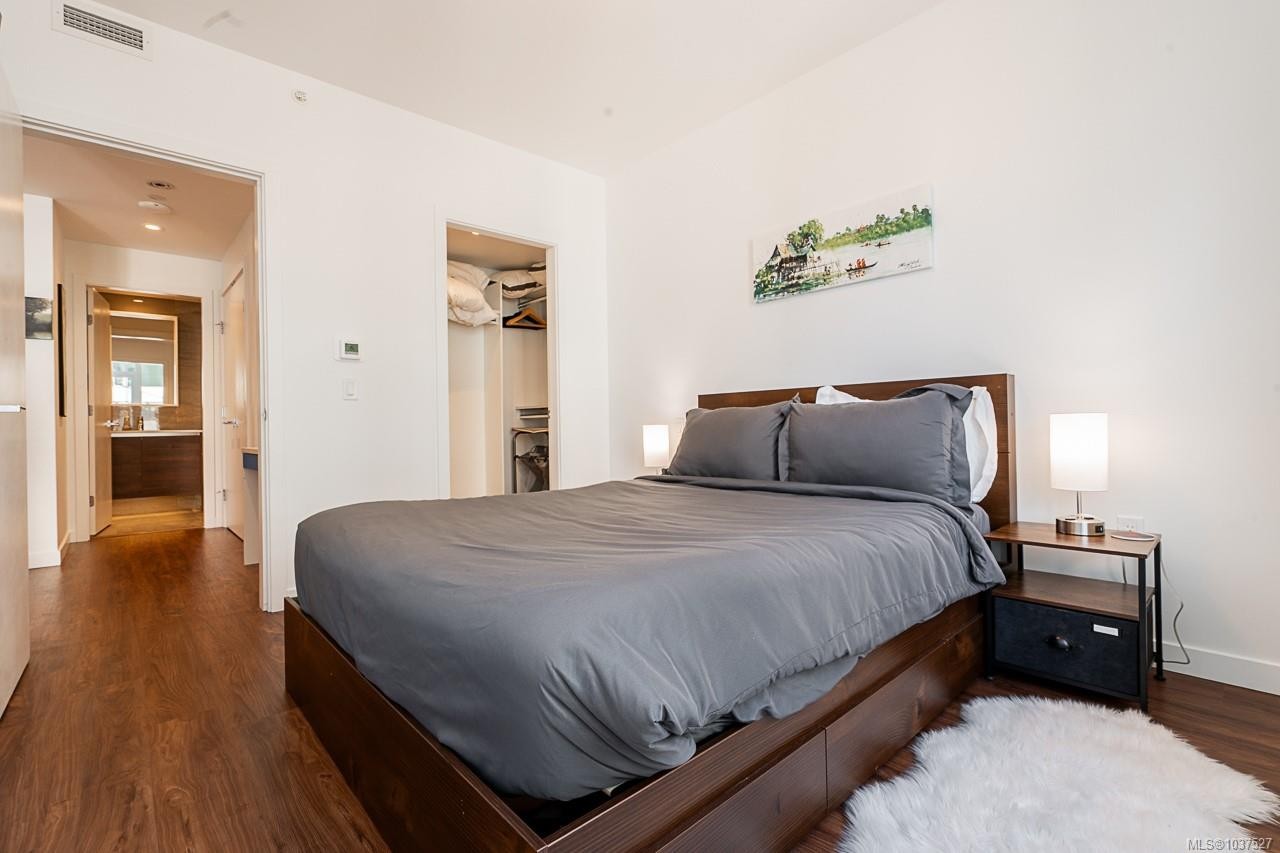 #604-369 Tyee Rd, Victoria, BC - Indoor Photo Showing Bedroom