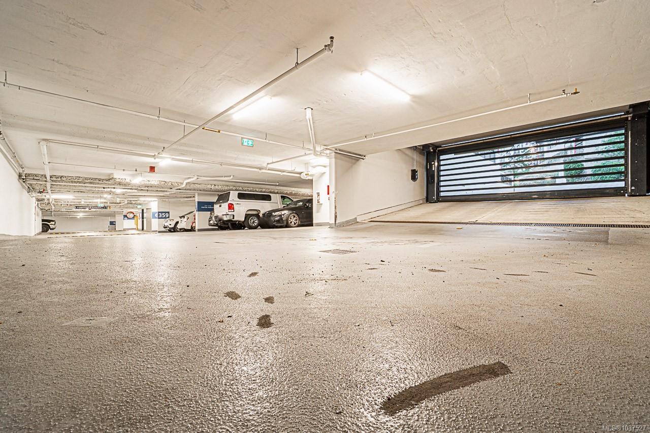 #604-369 Tyee Rd, Victoria, BC - Indoor Photo Showing Garage