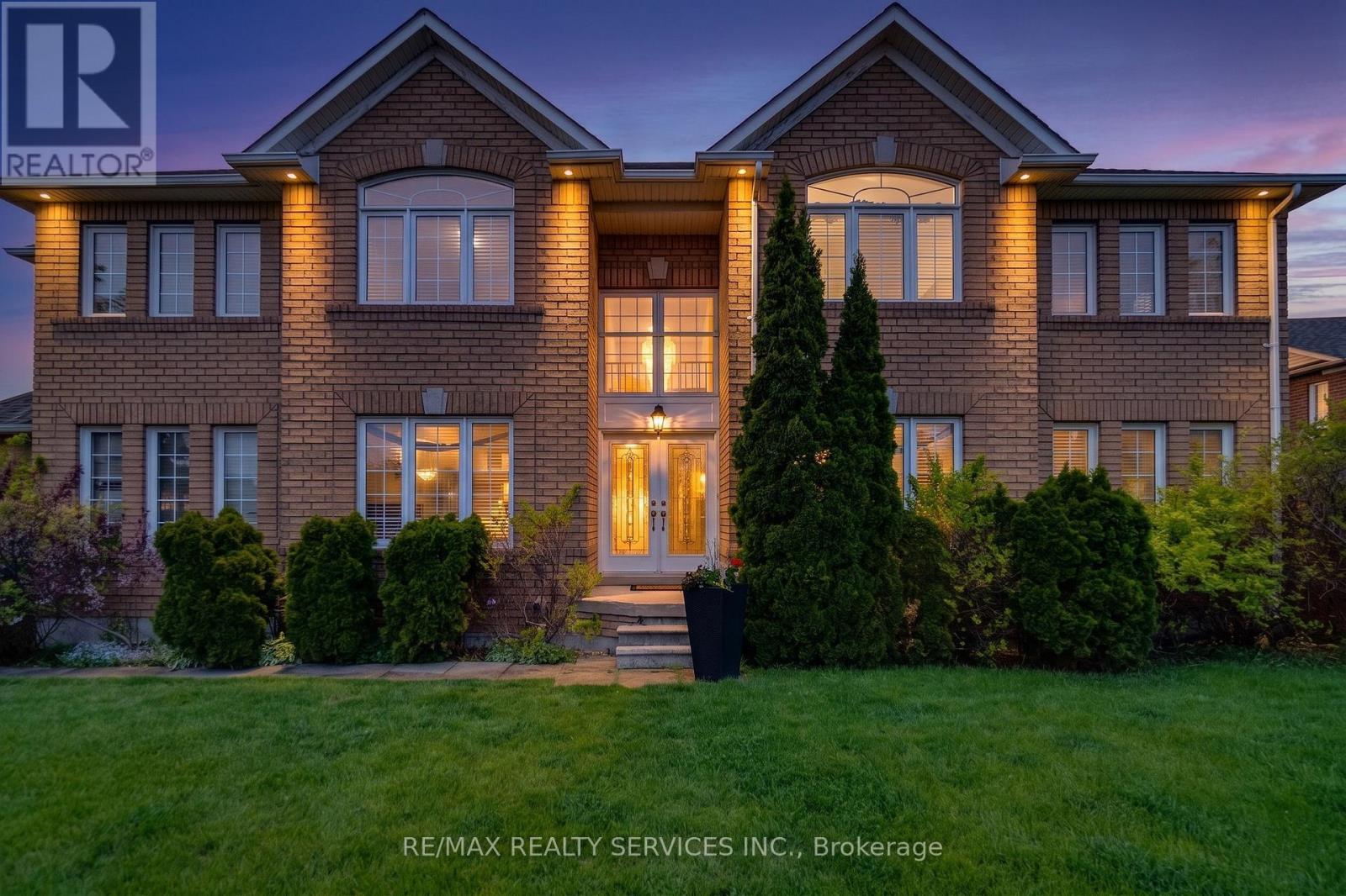 7419 Black Walnut Trail, Mississauga, ON