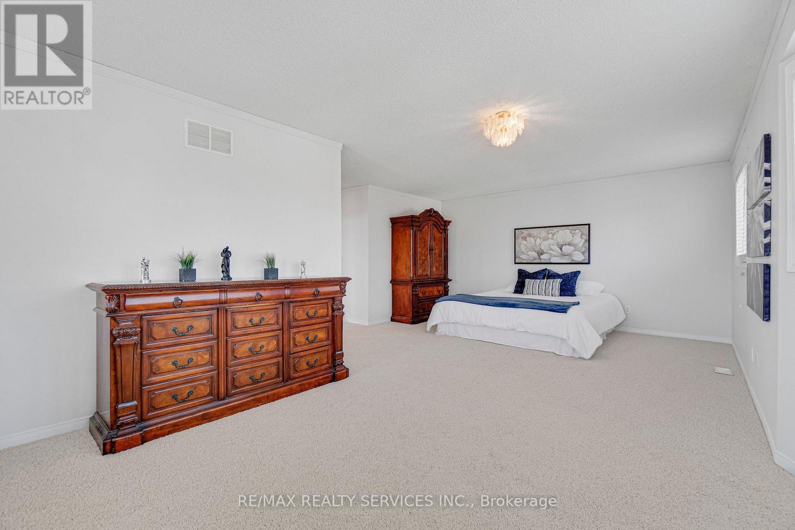 7419 Black Walnut Trail, Mississauga, ON