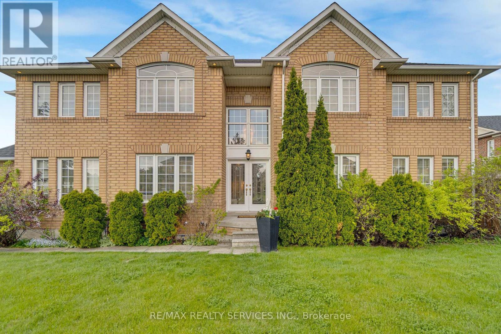 7419 Black Walnut Trail, Mississauga, ON