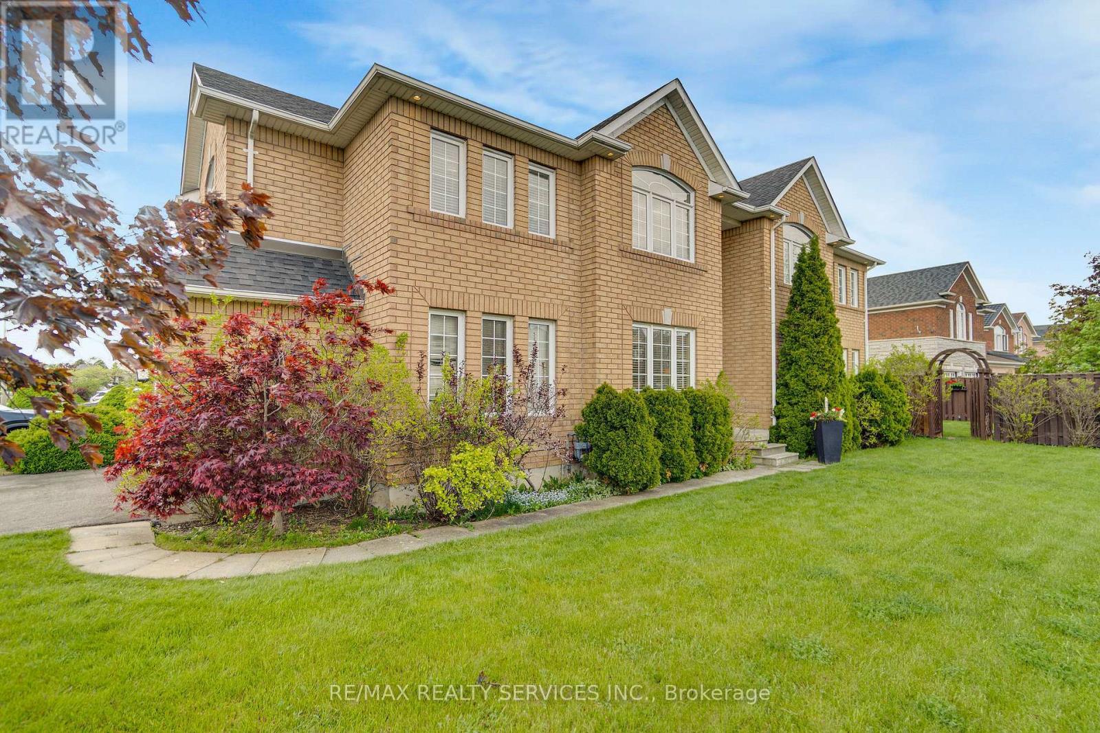 7419 Black Walnut Trail, Mississauga, ON