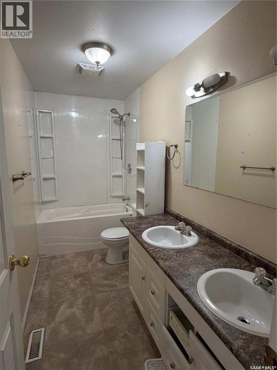 7 Dunfield Crescent, Meadow Lake, SK - Indoor Photo Showing Bathroom
