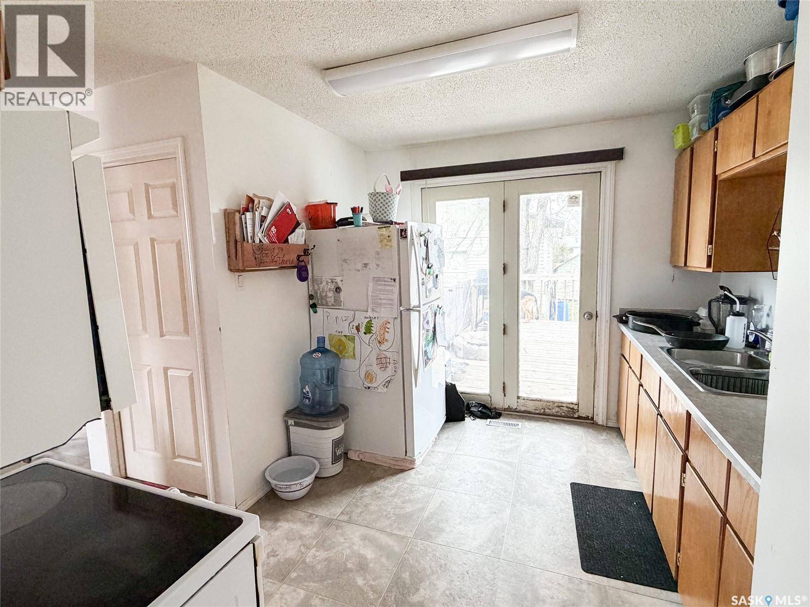 7 Dunfield Crescent, Meadow Lake, SK - Indoor Photo Showing Kitchen