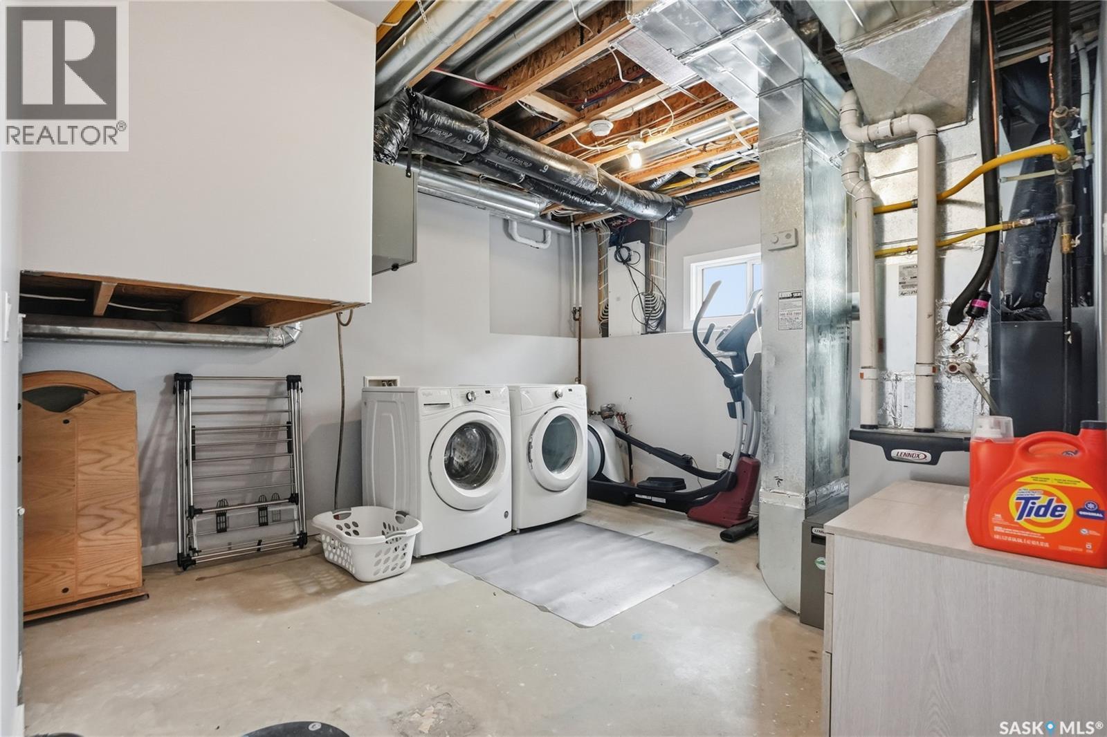 1111 Evergreen Boulevard, Saskatoon, SK - Indoor Photo Showing Laundry Room