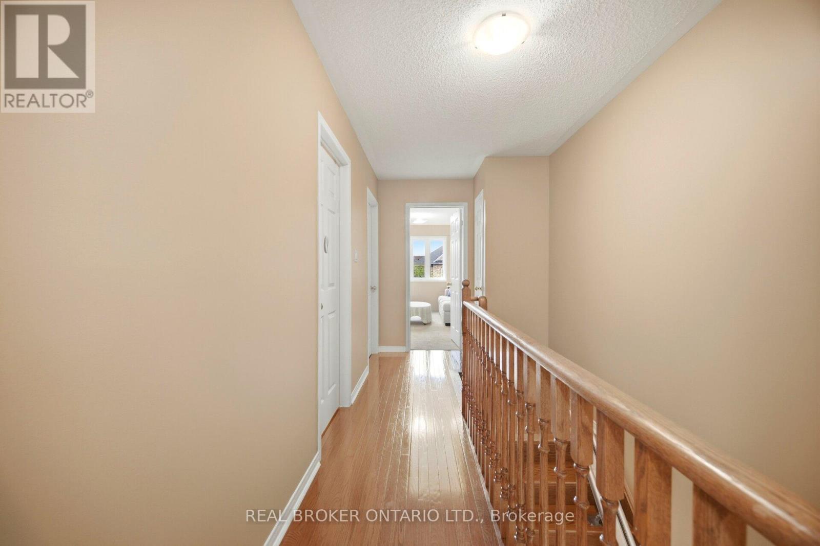 Hallway upstairs - 3935 Skyview Street, Mississauga, ON - Indoor Photo Showing Other Room