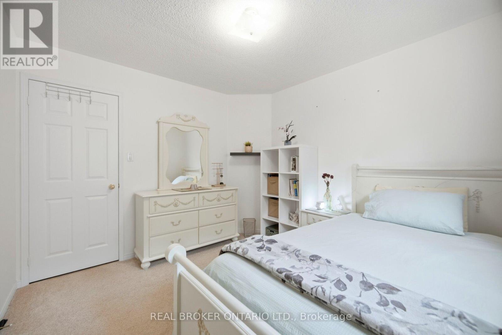 Third bedroom - 3935 Skyview Street, Mississauga, ON - Indoor Photo Showing Bedroom