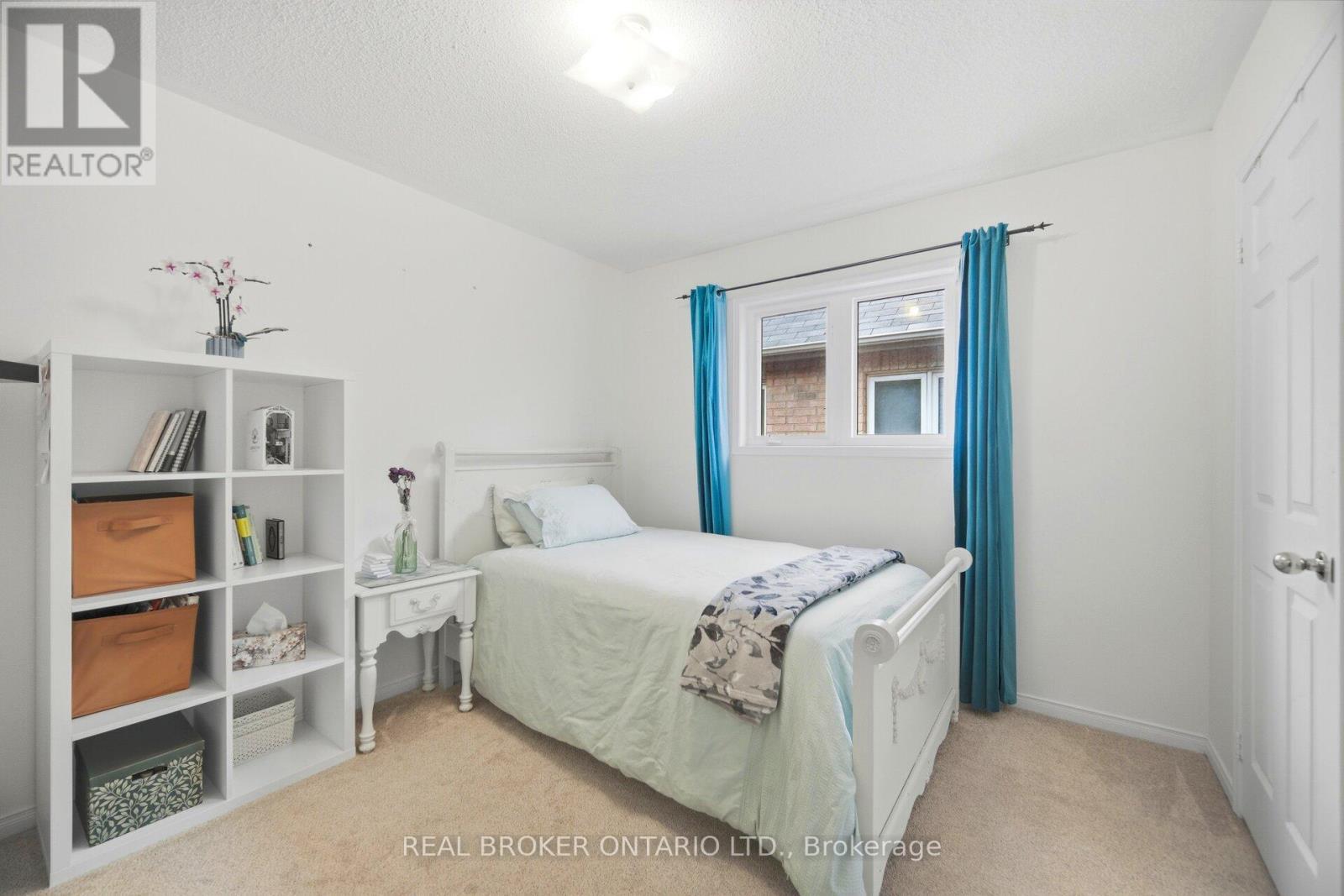 Third bedroom - 3935 Skyview Street, Mississauga, ON - Indoor Photo Showing Bedroom