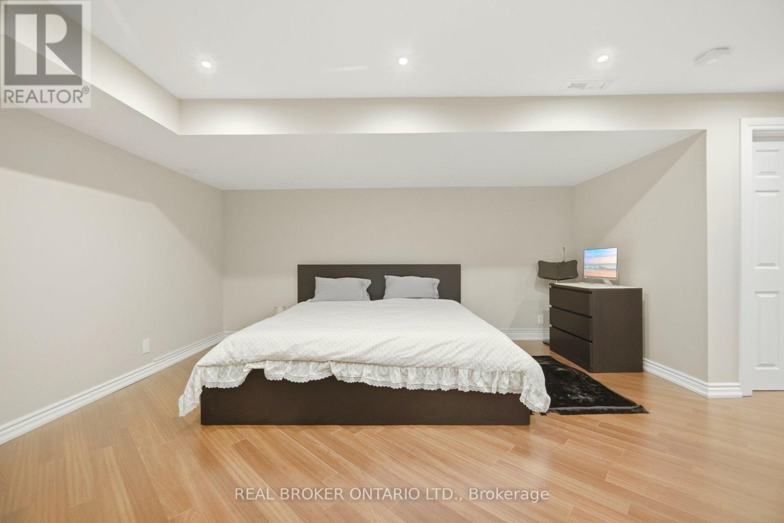Basement - 3935 Skyview Street, Mississauga, ON - Indoor Photo Showing Bedroom