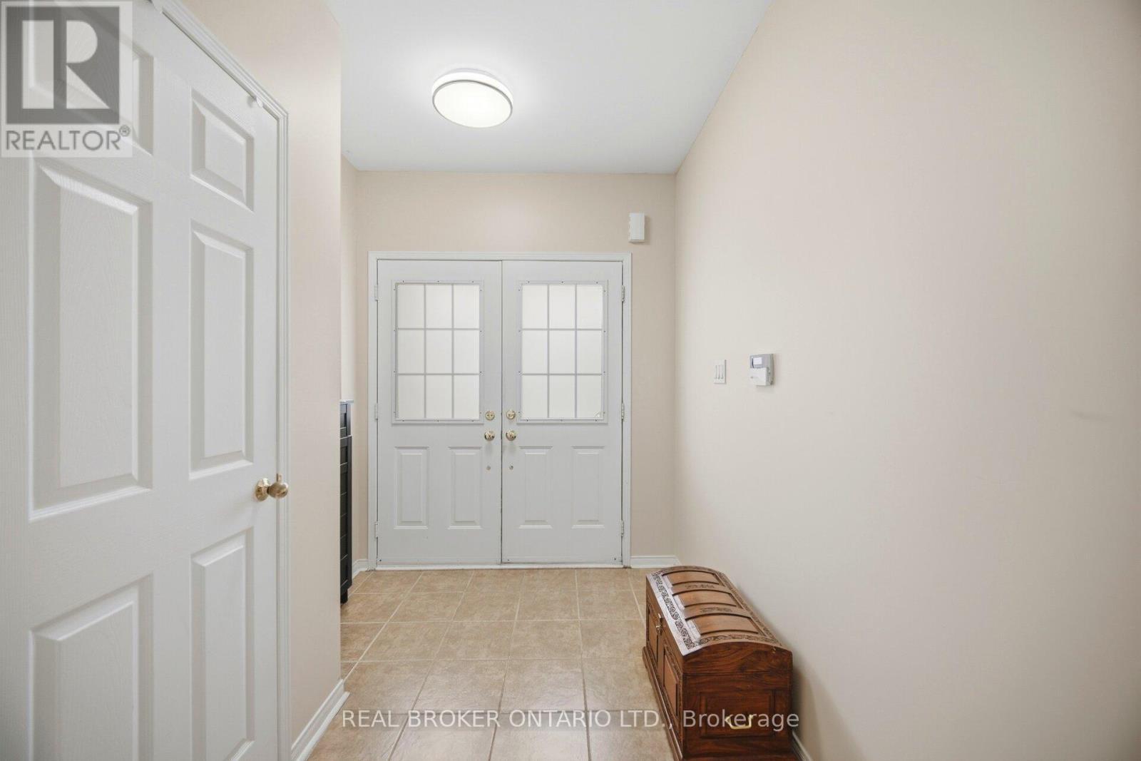Foyer - 3935 Skyview Street, Mississauga, ON - Indoor Photo Showing Other Room