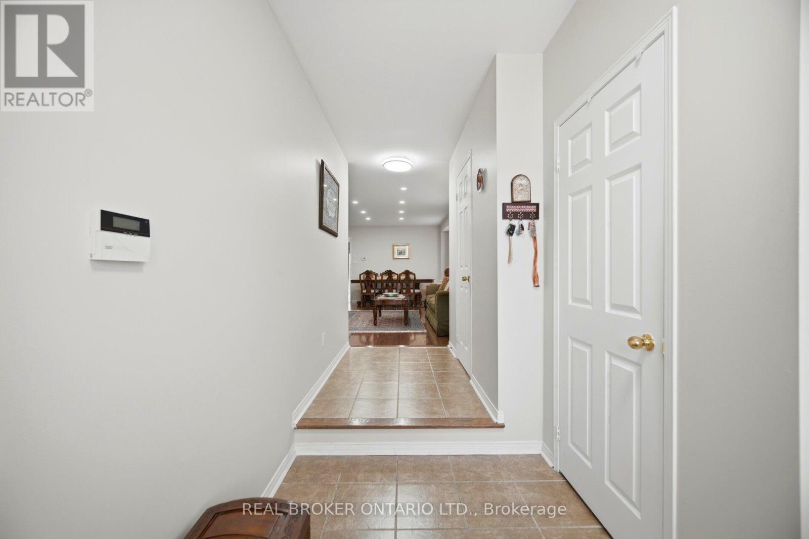 Foyer - 3935 Skyview Street, Mississauga, ON - Indoor Photo Showing Other Room
