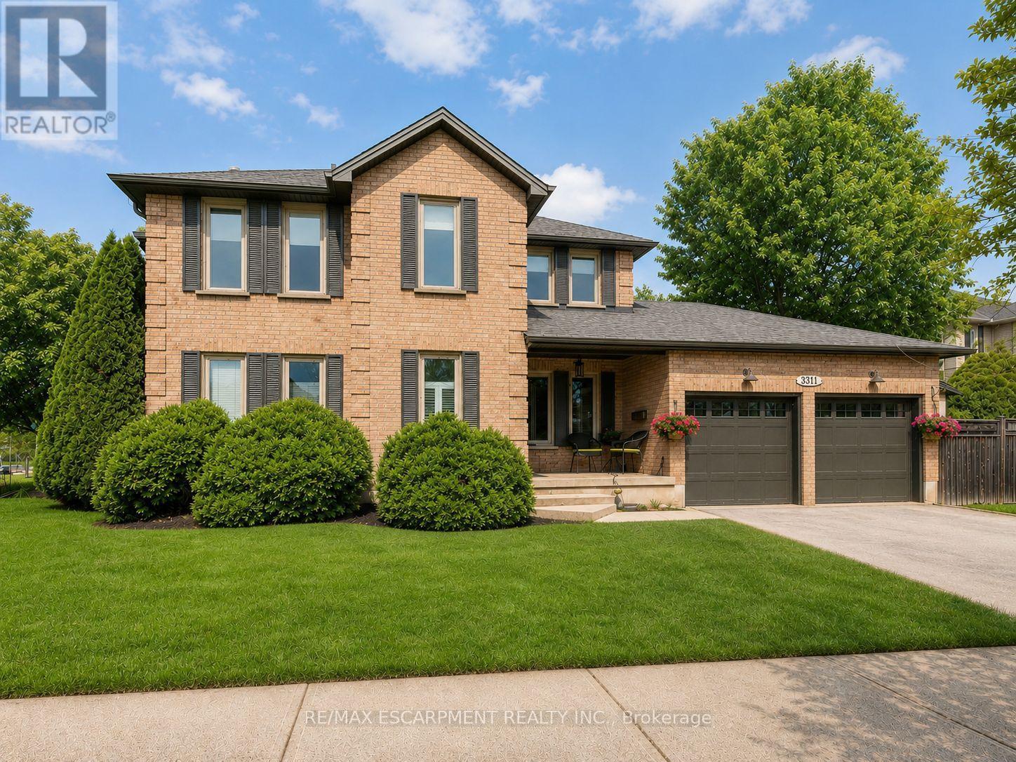 3311 Springvale Court, Burlington, ON - Outdoor With Facade