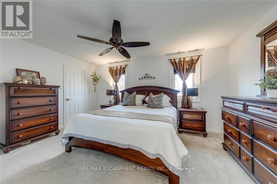 3311 Springvale Court, Burlington, ON - Indoor Photo Showing Bedroom
