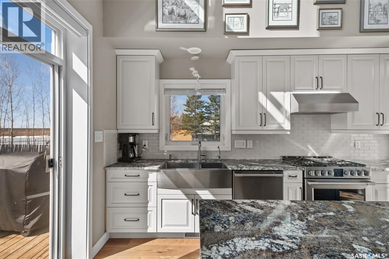 3 Wayne Place, Candle Lake, SK - Indoor Photo Showing Kitchen With Stainless Steel Kitchen With Upgraded Kitchen