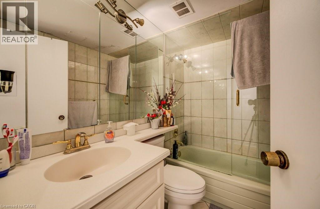 33 Harbour Square Unit# 2801, Toronto, ON - Indoor Photo Showing Bathroom