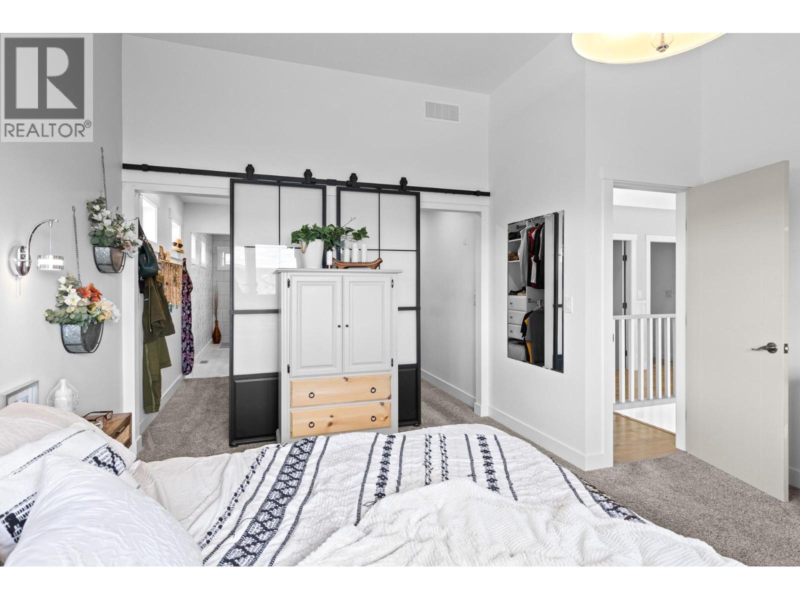 Main bedroom - 2nd floor. - 647 Mt Ida Drive, Coldstream, BC
