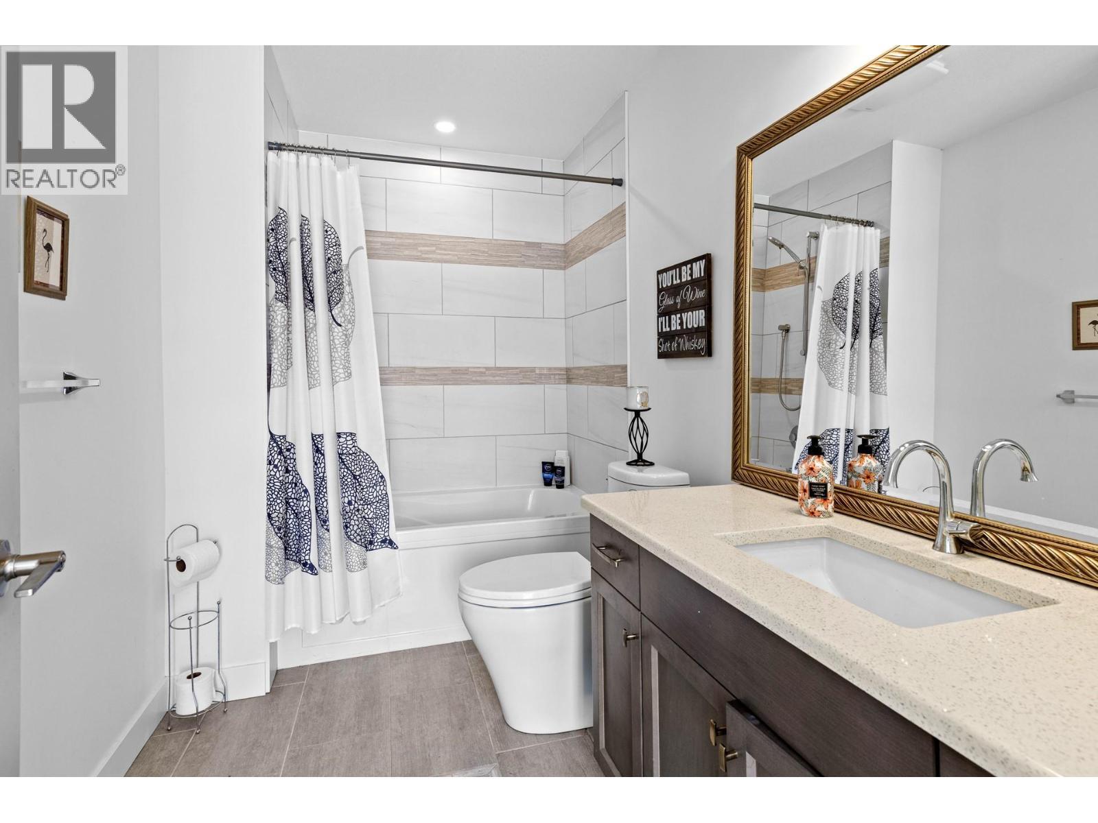 Common 4 pce bathroom - 2nd floor. - 647 Mt Ida Drive, Coldstream, BC