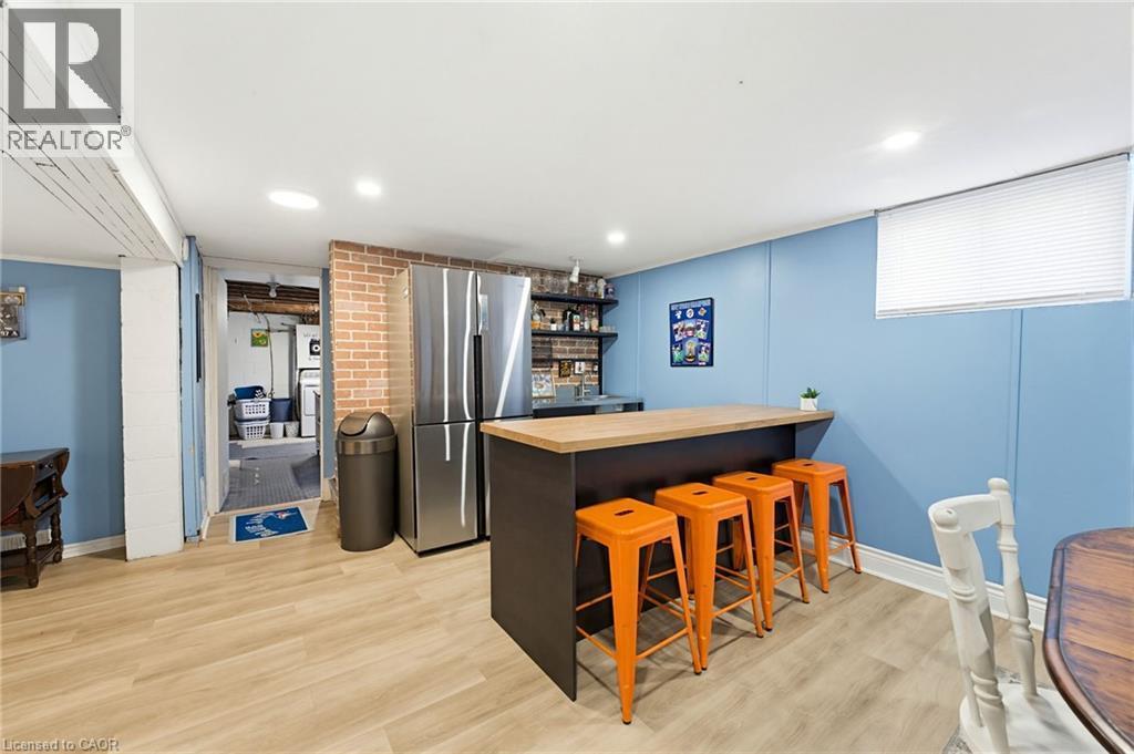 140 Parkdale Avenue S, Hamilton, ON - Indoor