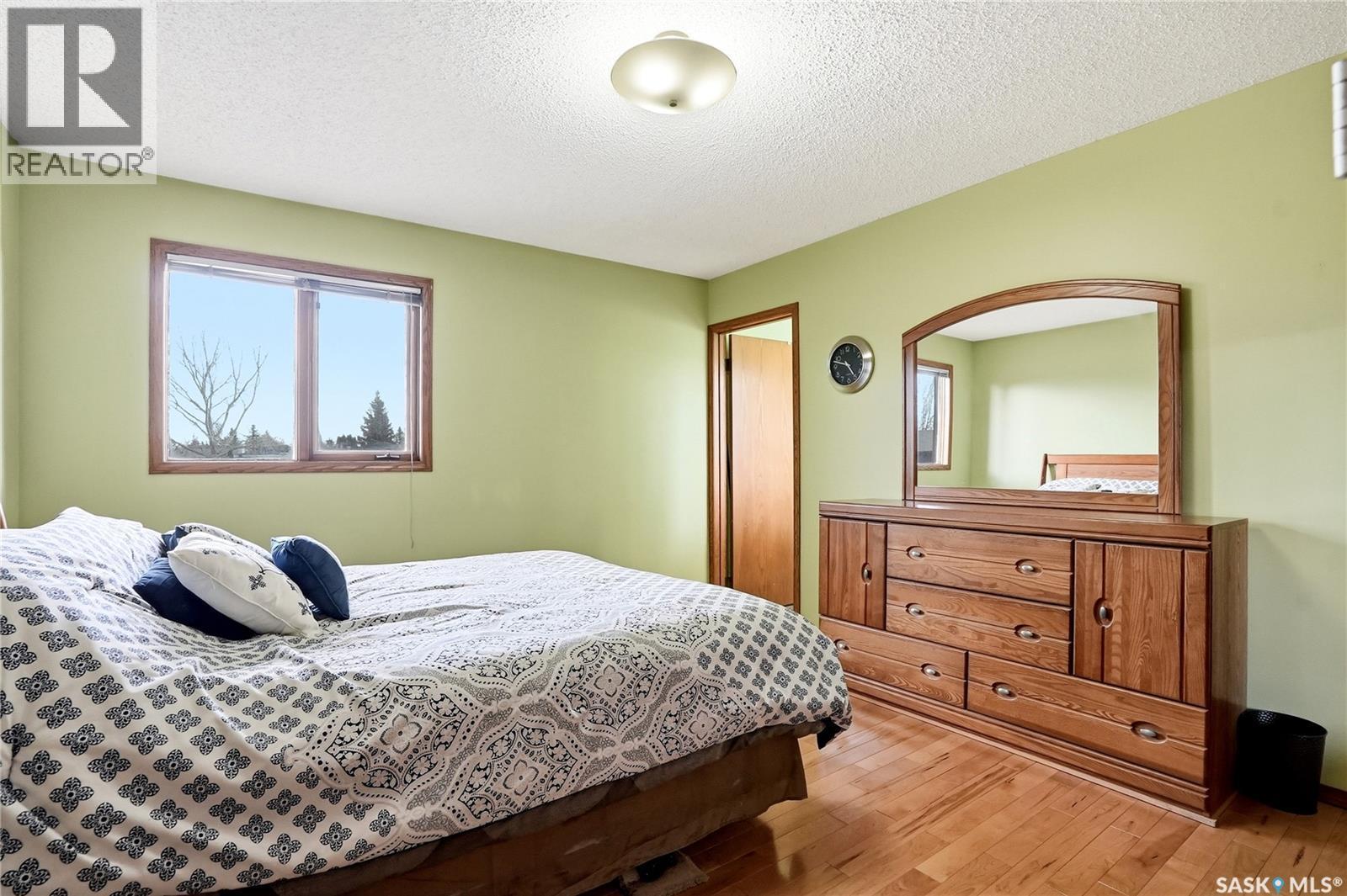 540 Nesslin Crescent, Saskatoon, SK - Indoor Photo Showing Bedroom