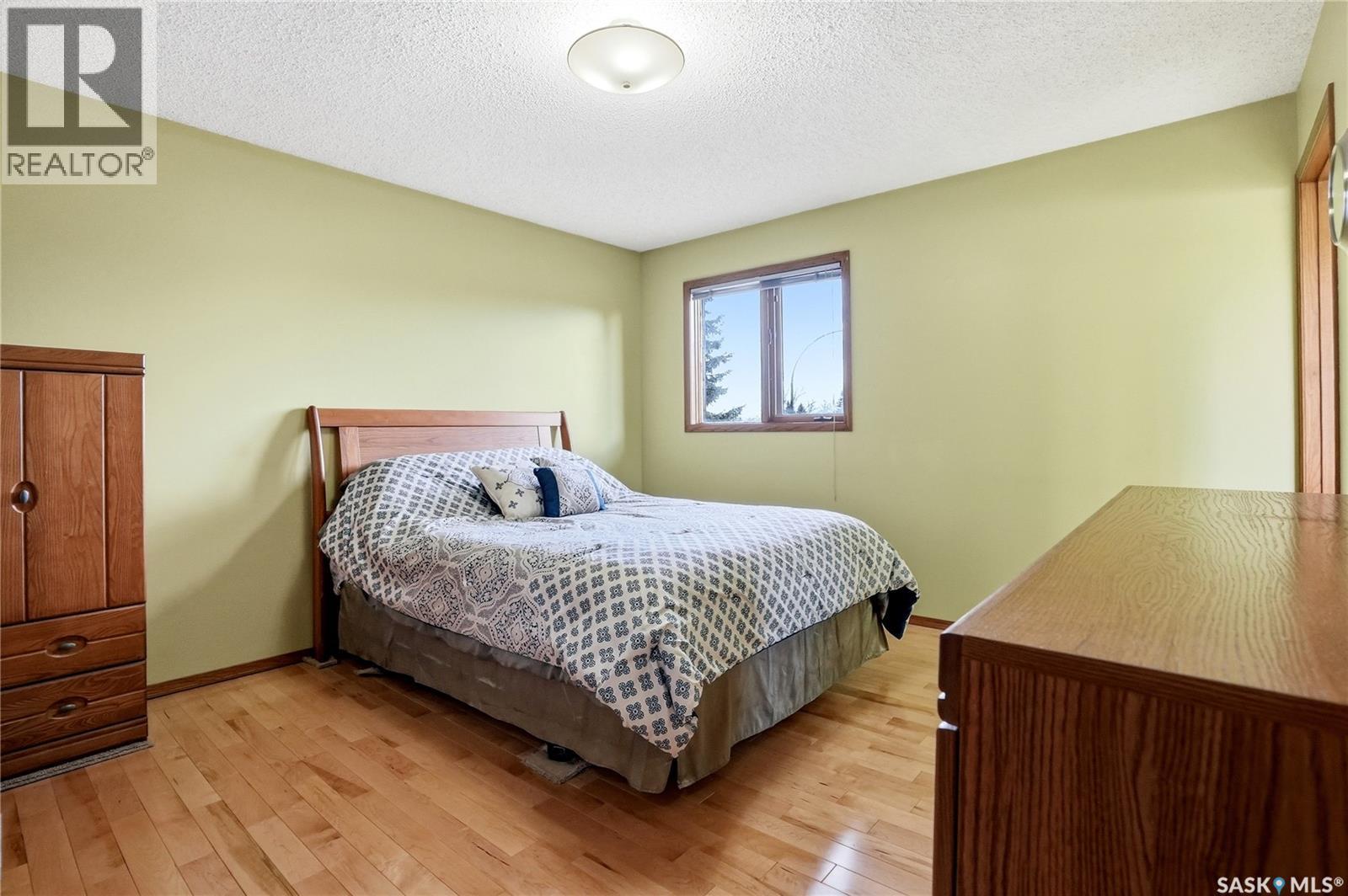 540 Nesslin Crescent, Saskatoon, SK - Indoor Photo Showing Bedroom
