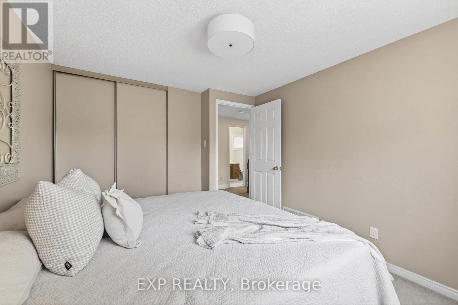 108 Old Forest Crescent, Kitchener, ON - Indoor Photo Showing Bedroom