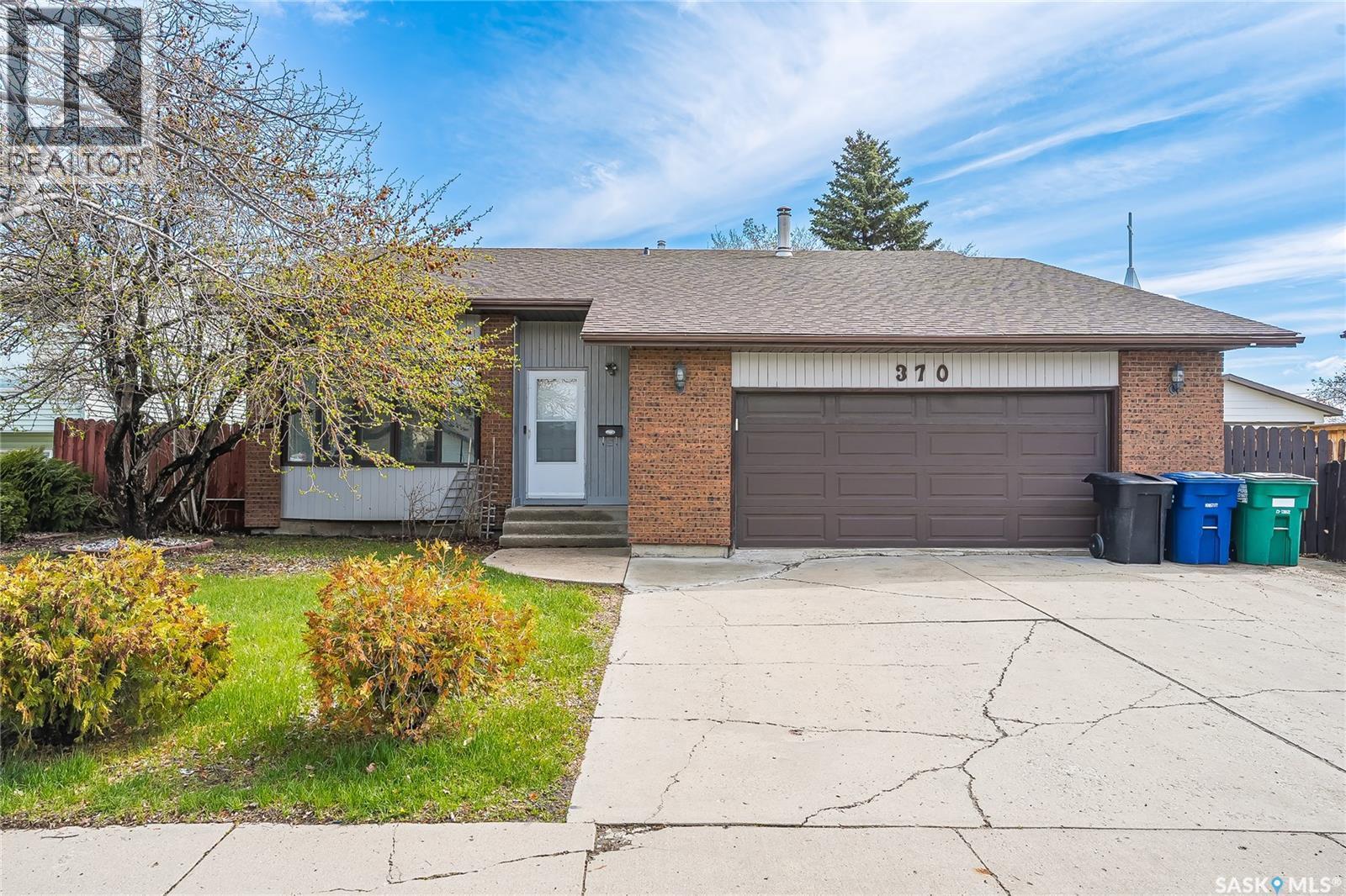 370 Kellins Crescent, Saskatoon, SK - Outdoor