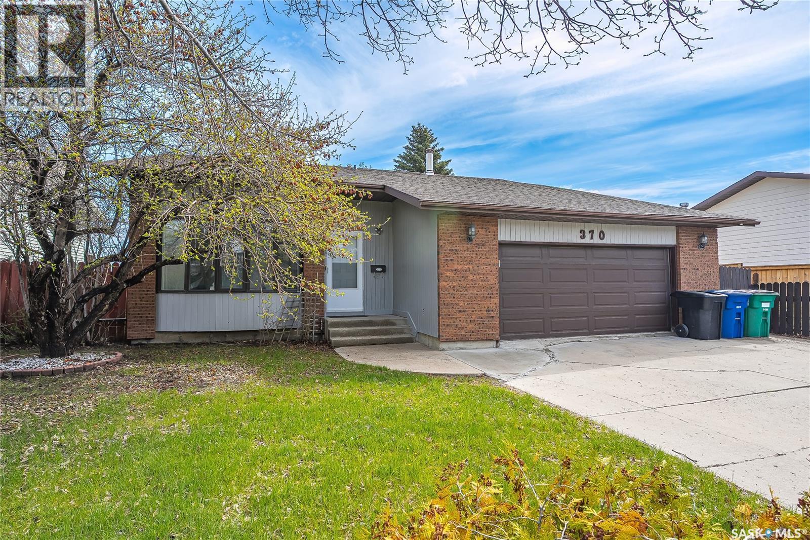 370 Kellins Crescent, Saskatoon, SK - Outdoor
