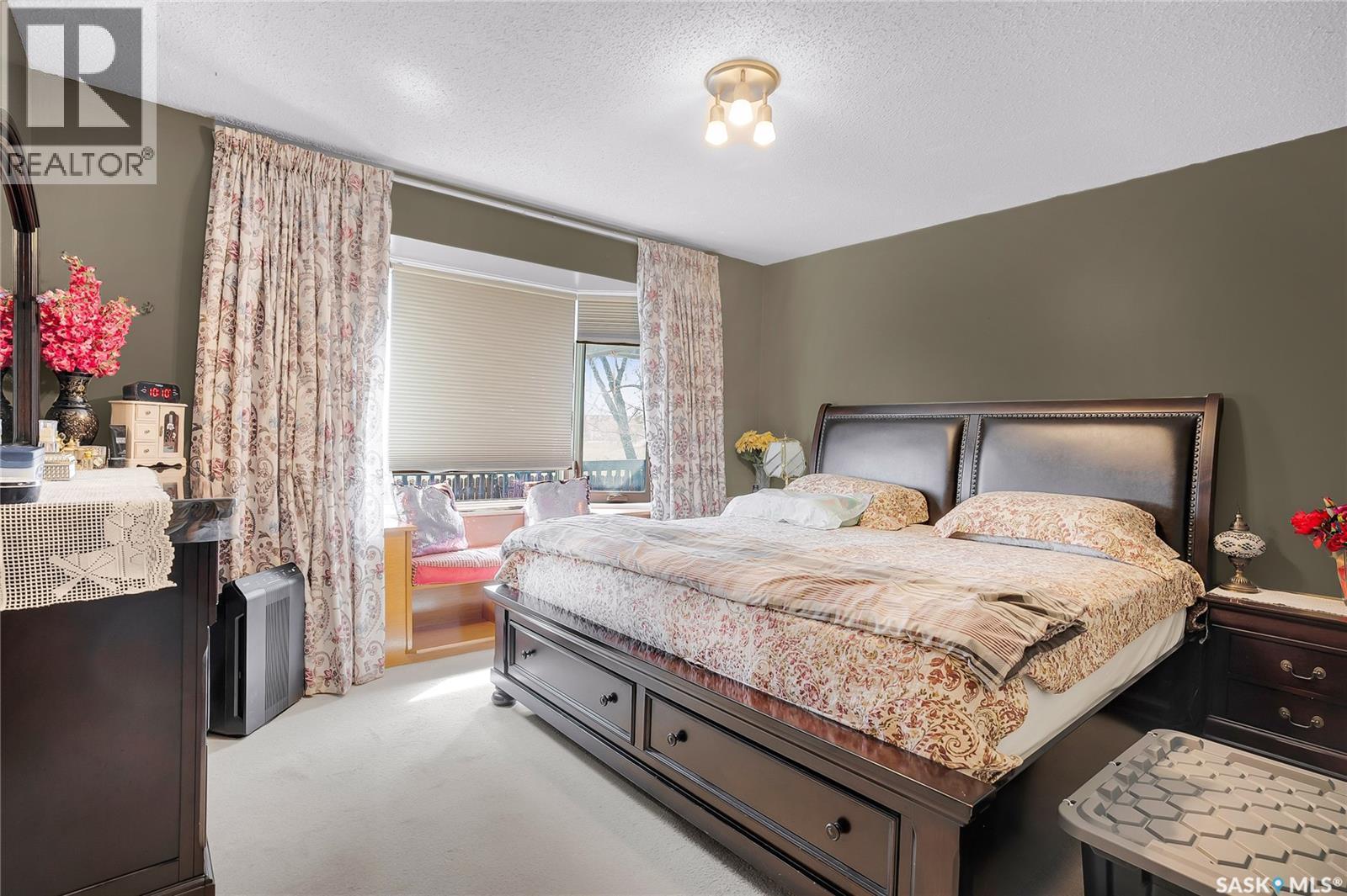 370 Kellins Crescent, Saskatoon, SK - Indoor Photo Showing Bedroom