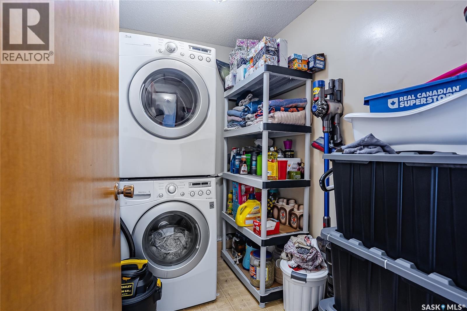 370 Kellins Crescent, Saskatoon, SK - Indoor Photo Showing Laundry Room