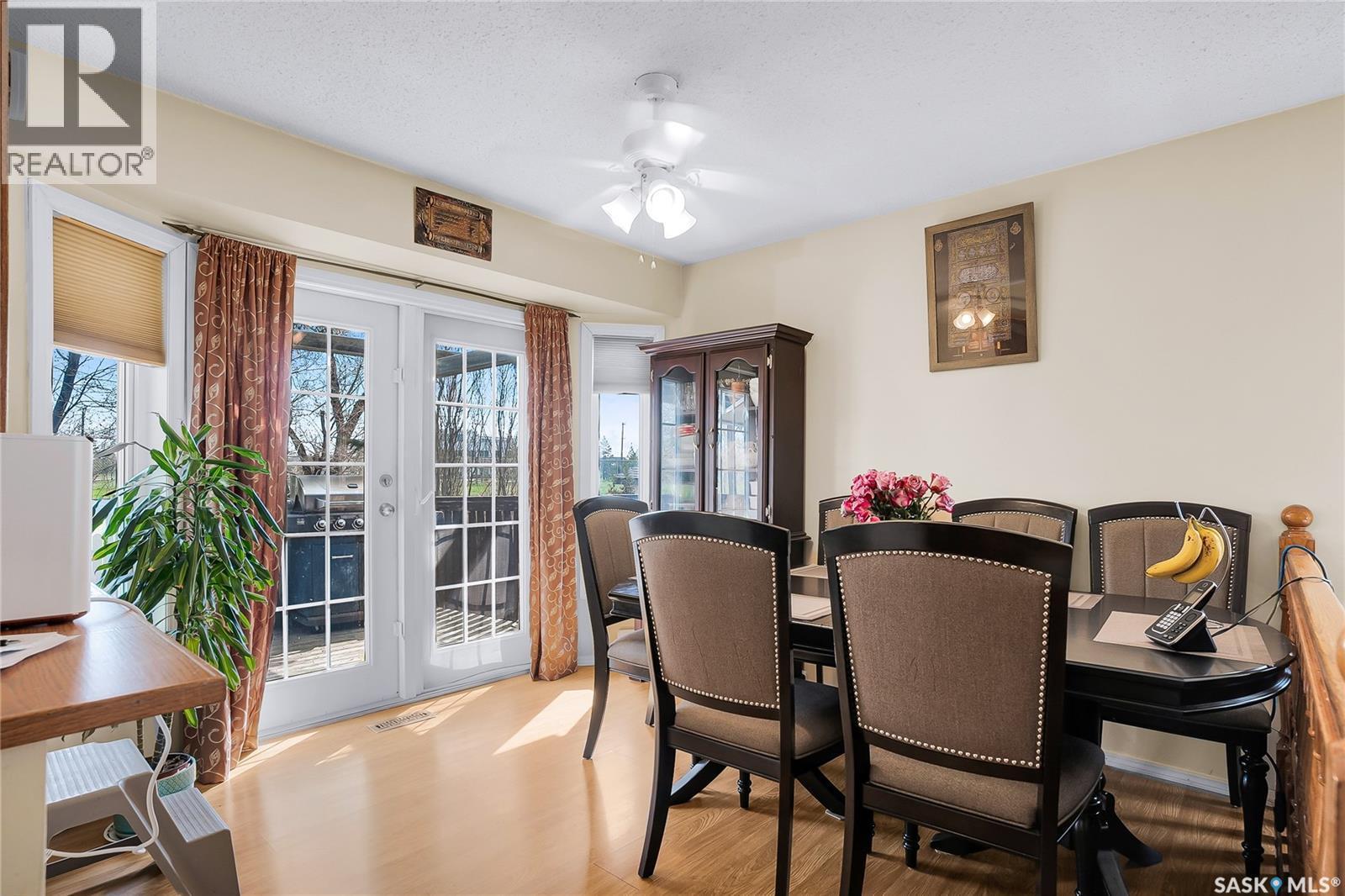 370 Kellins Crescent, Saskatoon, SK - Indoor Photo Showing Dining Room
