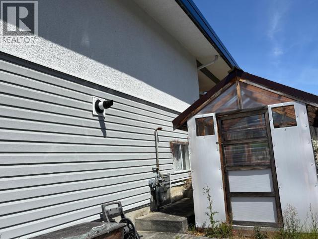 3749 Strathcona Ave, Powell River, BC - Outdoor