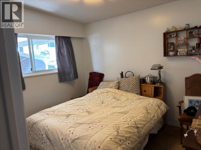 3749 Strathcona Ave, Powell River, BC - Indoor Photo Showing Bedroom