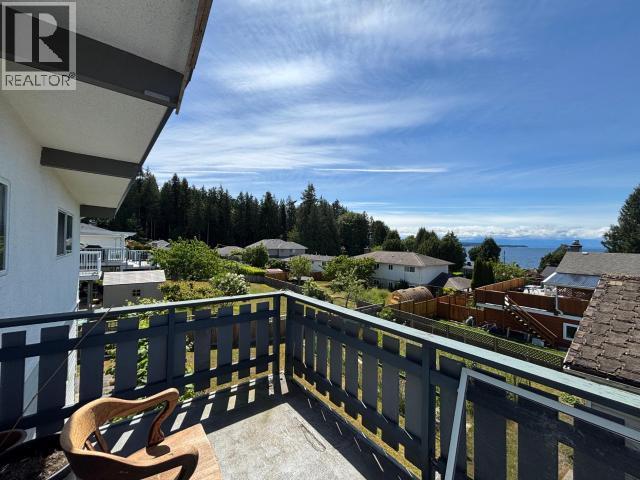 3749 Strathcona Ave, Powell River, BC - Outdoor With View