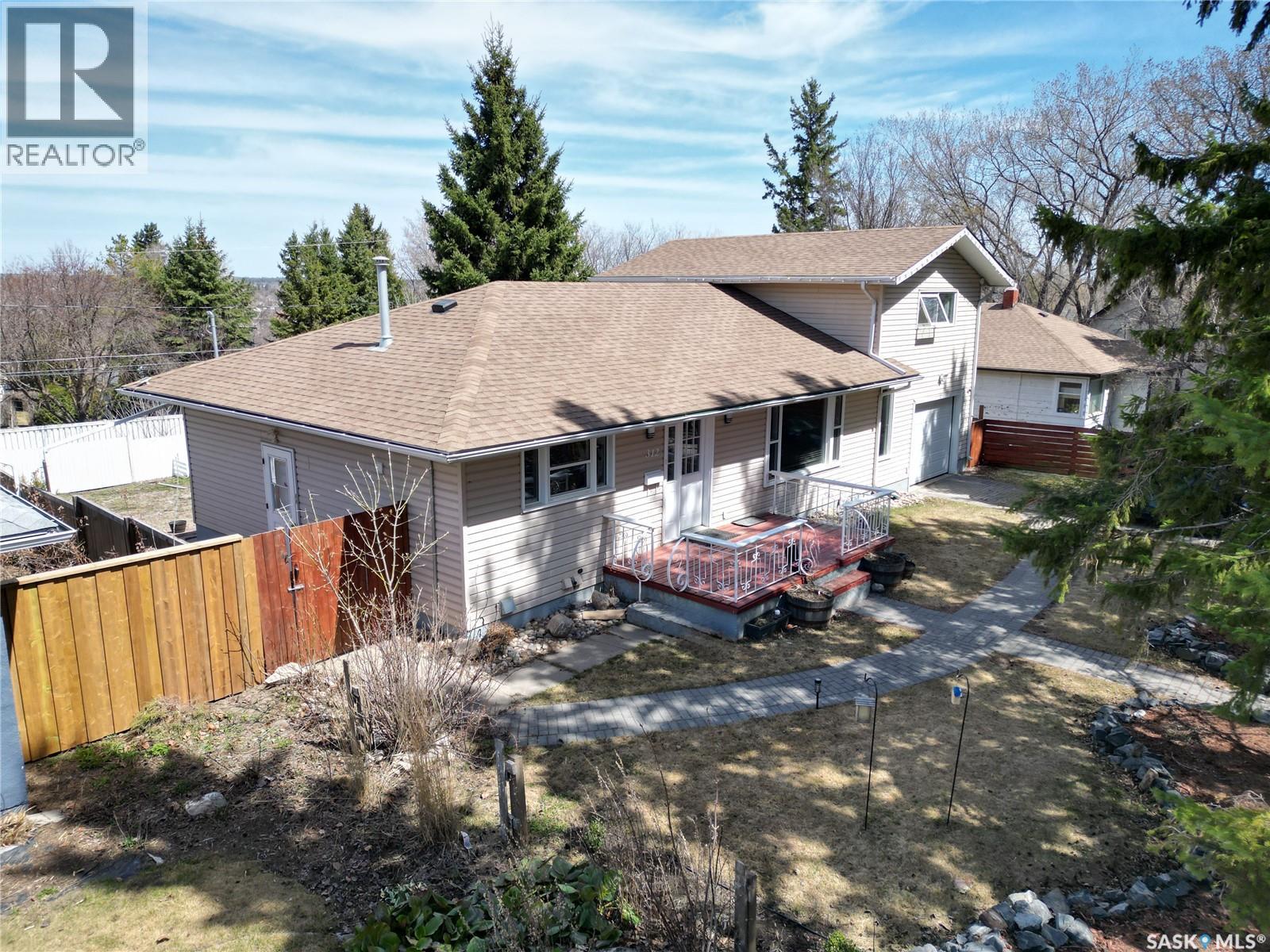 312 20Th Street E, Prince Albert, SK - Outdoor With Deck Patio Veranda