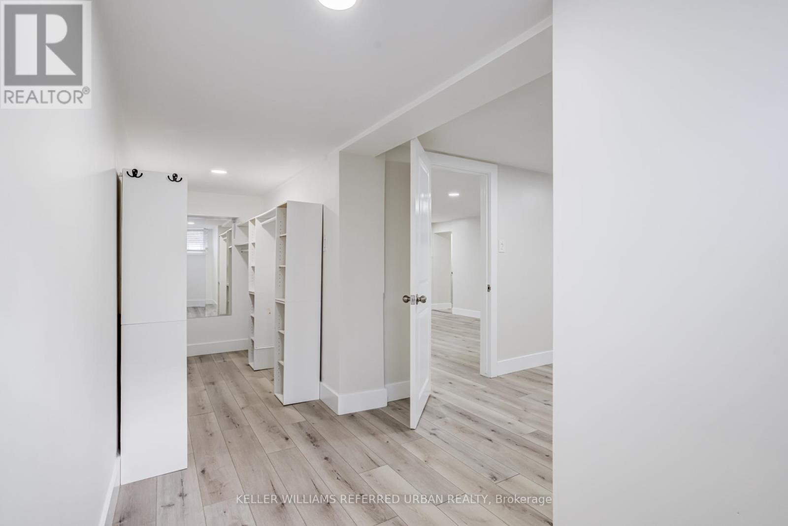 98 Duncombe Drive, Hamilton, ON - Indoor Photo Showing Other Room