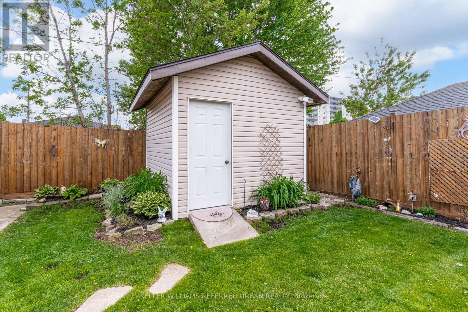 98 Duncombe Drive, Hamilton, ON - Outdoor
