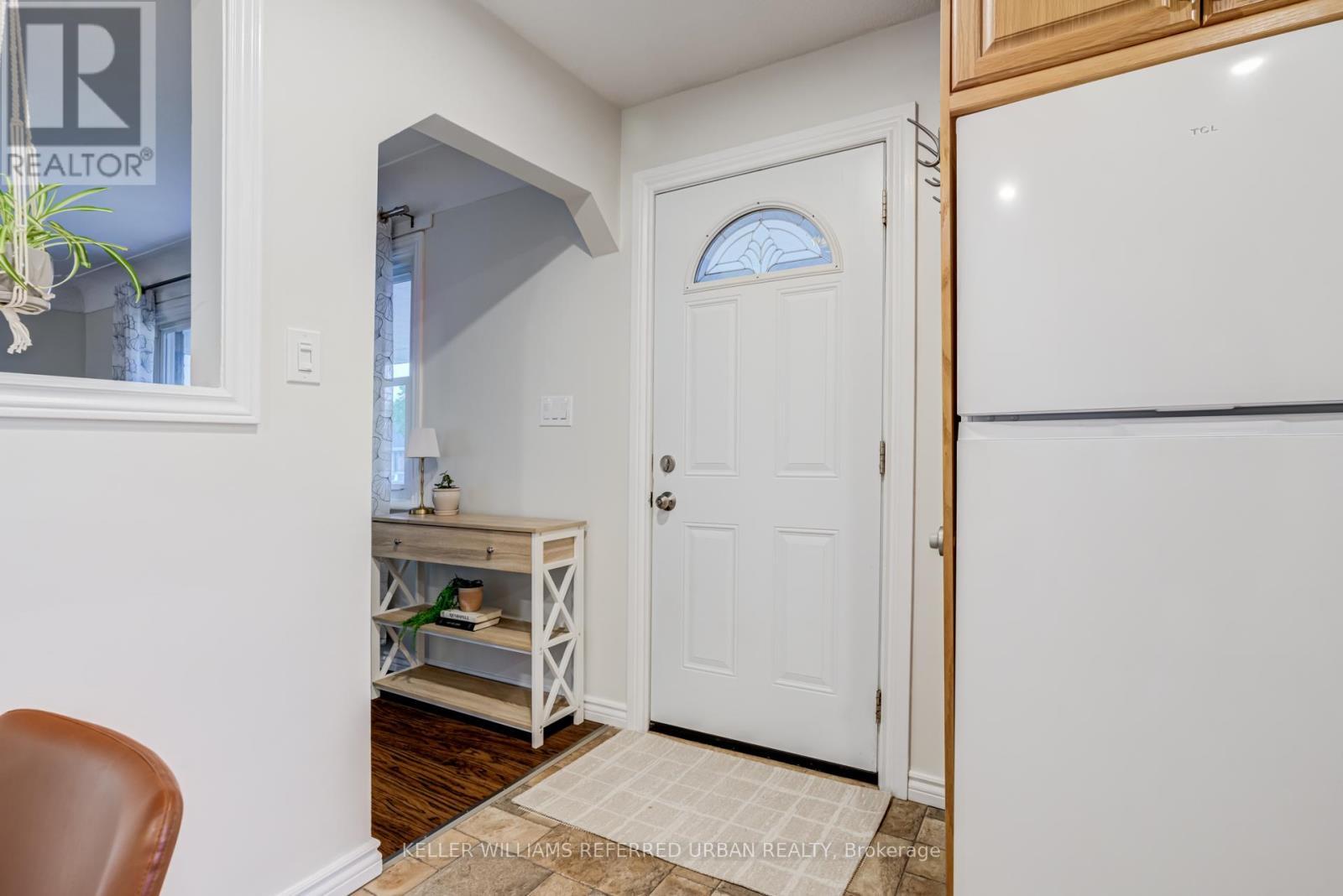 98 Duncombe Drive, Hamilton, ON