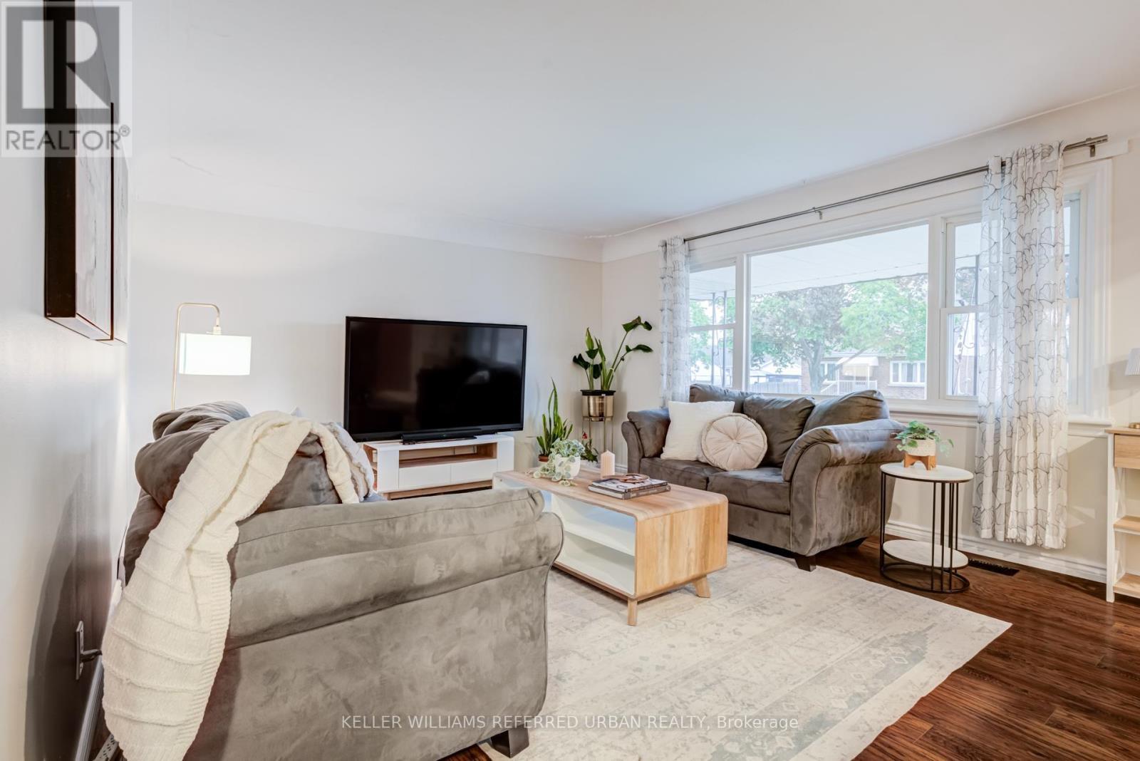 98 Duncombe Drive, Hamilton, ON