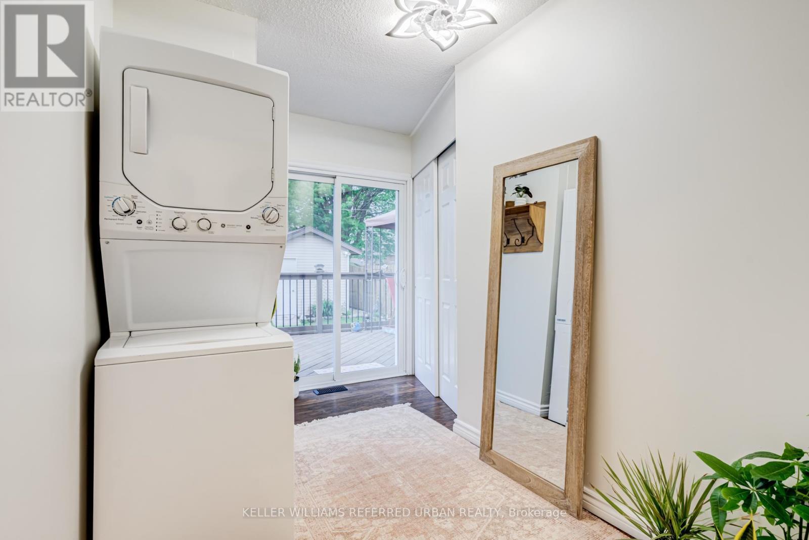 98 Duncombe Drive, Hamilton, ON