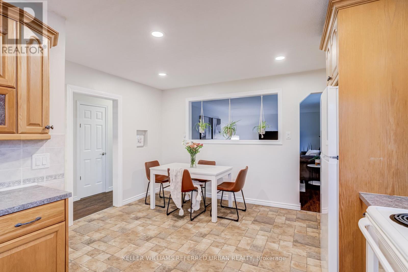 98 Duncombe Drive, Hamilton, ON - Indoor