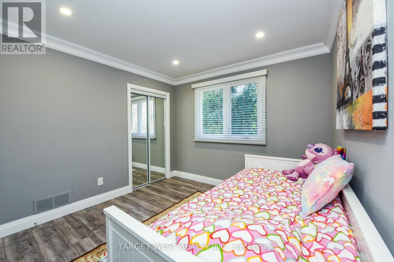1443 Saginaw Crescent, Mississauga, ON - Indoor Photo Showing Bedroom