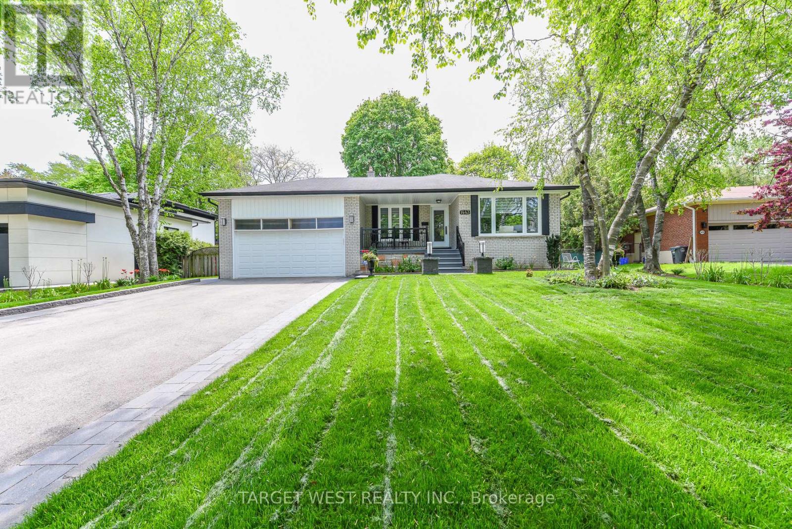 1443 Saginaw Crescent, Mississauga, ON - Outdoor With Facade