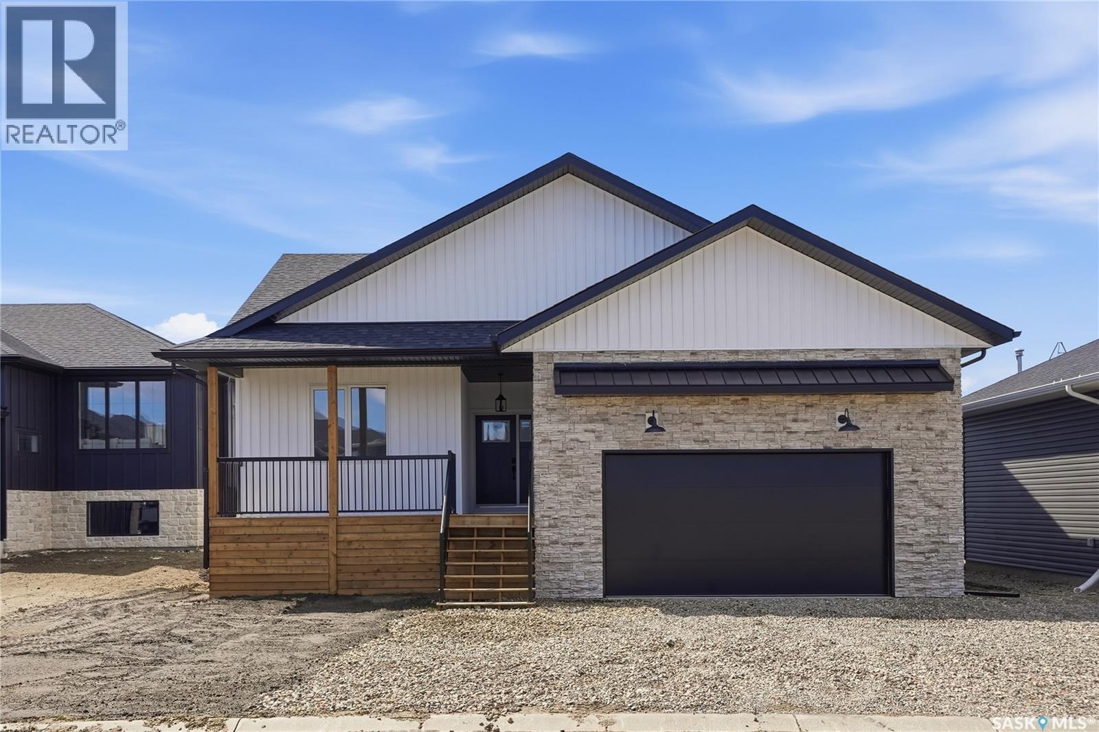 3 Walker Way, Clavet, SK - Outdoor