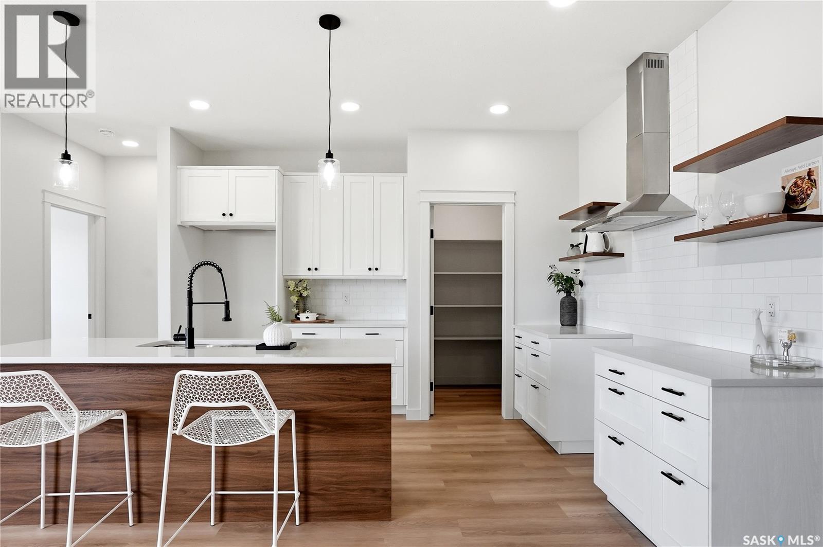 3 Walker Way, Clavet, SK - Indoor Photo Showing Kitchen With Upgraded Kitchen