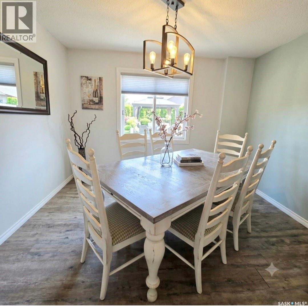 868 Conroy Place, Prince Albert, SK - Indoor Photo Showing Dining Room
