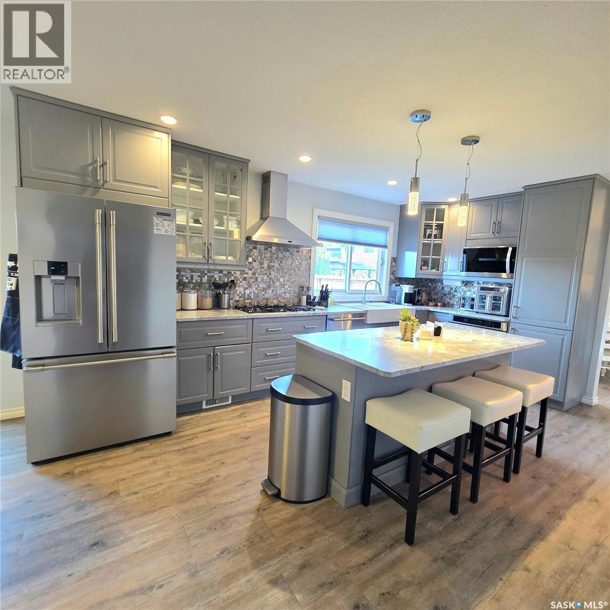 868 Conroy Place, Prince Albert, SK - Indoor Photo Showing Kitchen With Stainless Steel Kitchen With Upgraded Kitchen
